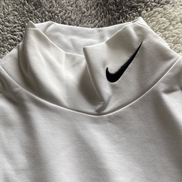 Nike Womens Cold Gear Turtleneck- size Medium - Picture 2 of 4